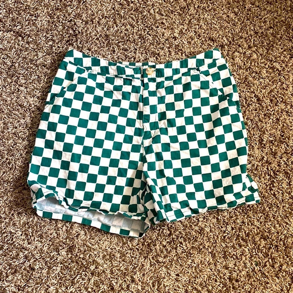 𝅺GREEN and White Check High Waist Casual Shorts Medium